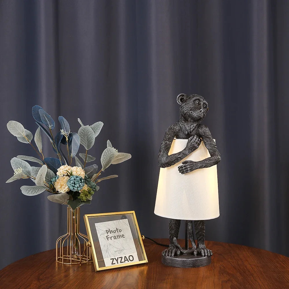 lampe à poser en résine design singe rétro pour éclairage décoratif - vue 3 sur 10