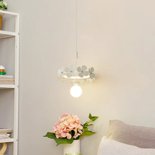Minimalistische Pendelleuchte mit kreativem Blumenmotiv, modernes Design - vue 3 sur 10