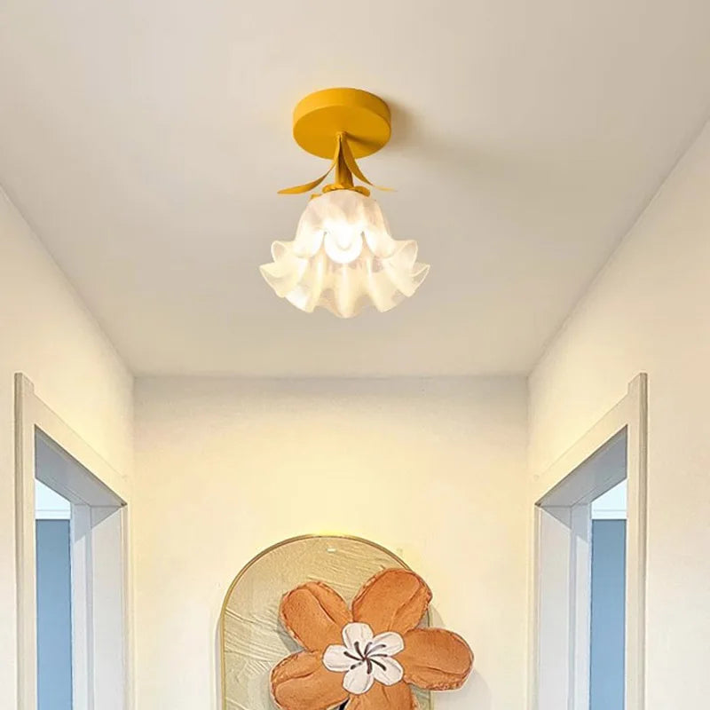 plafonnier style français simple avec lumière modelante de fleurs - vue 3 sur 10