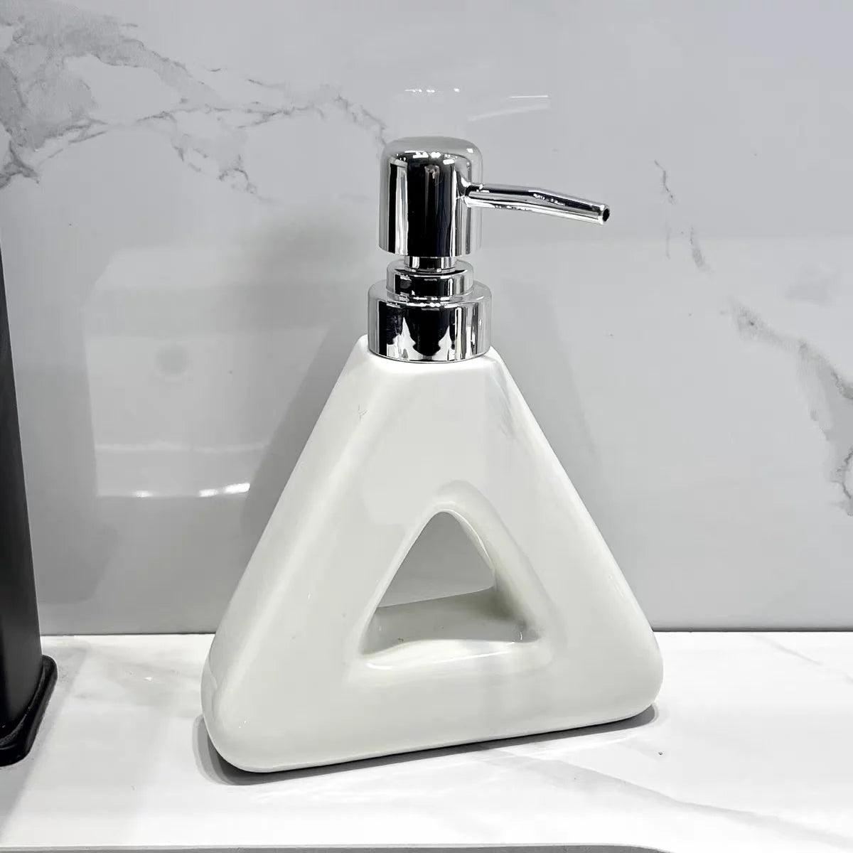distributeur de savon gel shampoing et lotion pour la famille - vue 6 sur 6