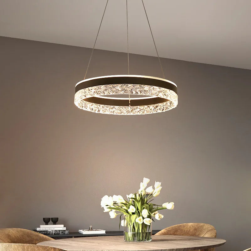 plafonnier led suspendu design minimaliste avec anneaux en cristal - vue 3 sur 9