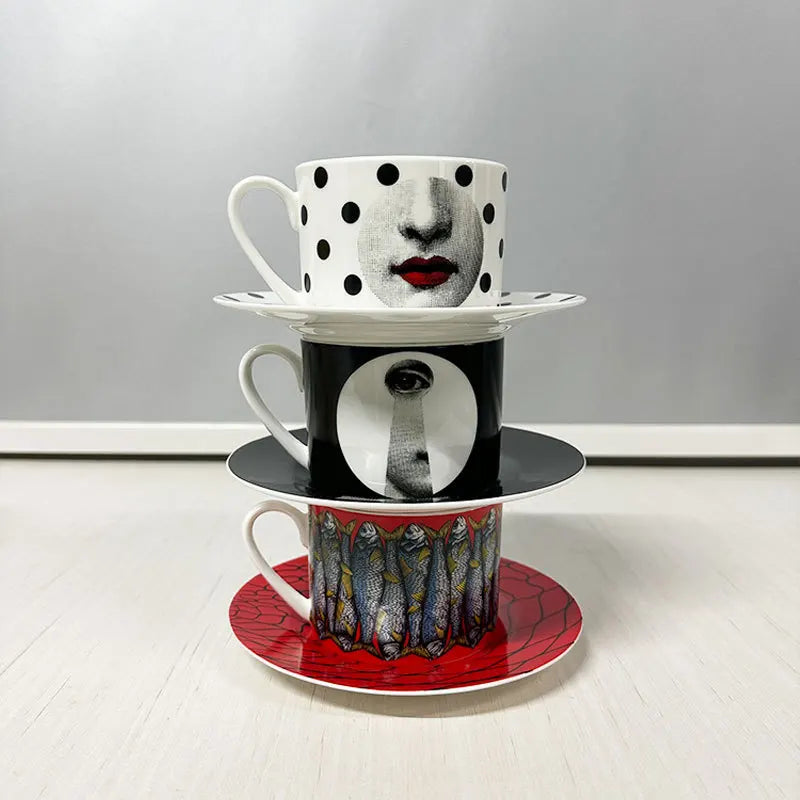 tasse porcelaine fine motif visage italien design bureau - vue 3 sur 6