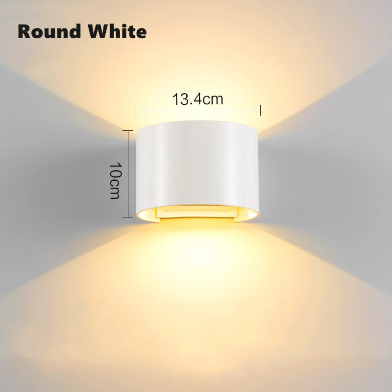Intelligente Außenwandleuchte mit RGB- und CCT-Licht