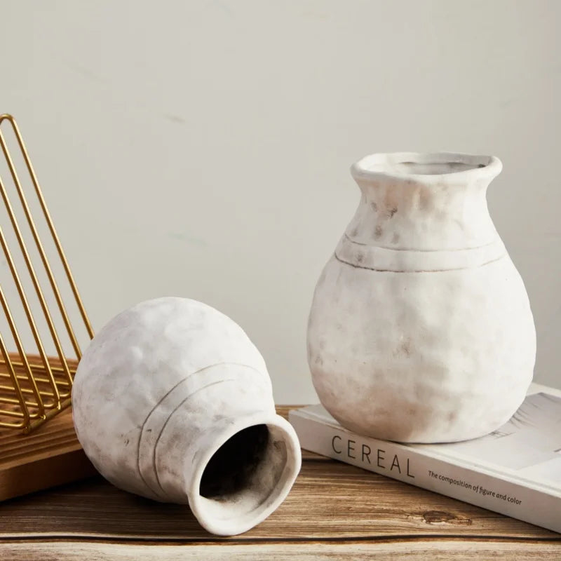vase à fleurs vintage en céramique fait main pour décoration intérieure