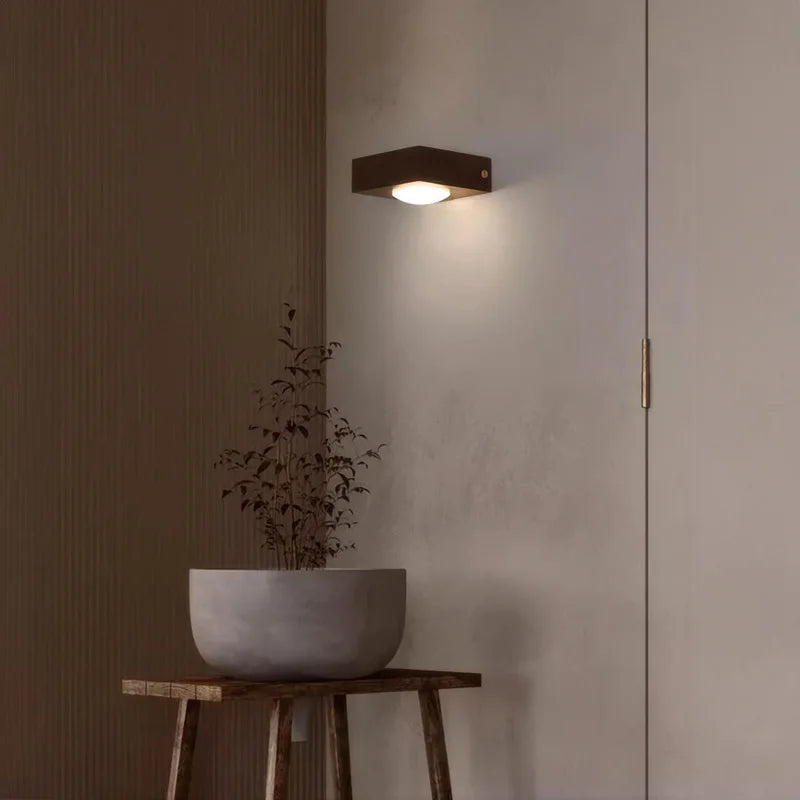 Walnut Wood Wall Light, Wabi-sabi Modern style, Wall Sconce lighting for Bedroom, Bedside, Living, Dining Room, Showcase - vue 6 sur 7