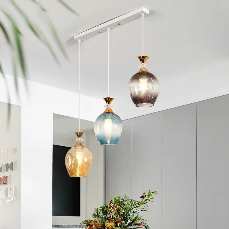lustre suspendu en verre teinté pour décoration nordique de restaurant - vue 2 sur 12