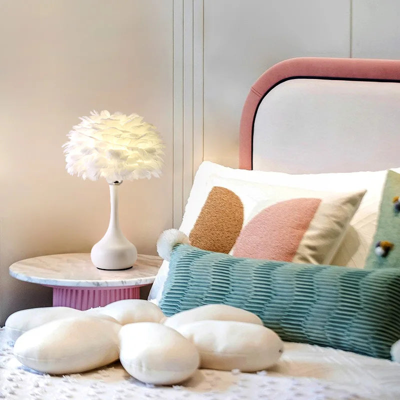 lampes de table modernes en plumes pour décoration douce et romantique - vue 5 sur 10