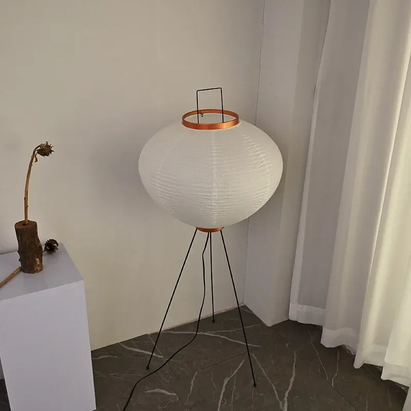 Design-Stehleuchte im japanischen Stil aus Reispapier mit Stativ - vue 3 sur 8