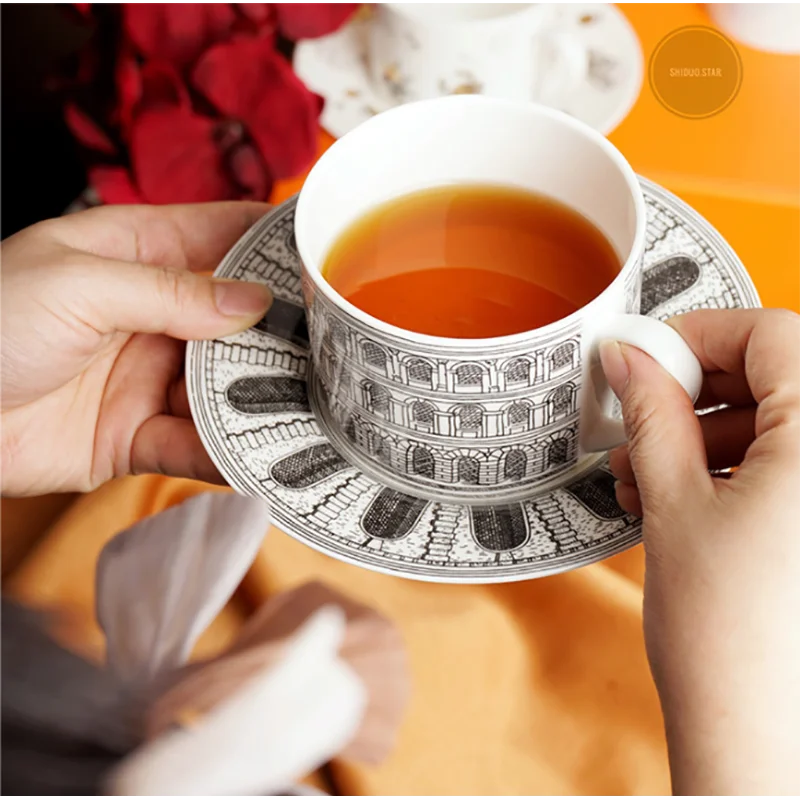 Tasse à café porcelaine motif animal doré décoratif