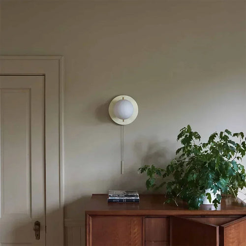 Postmoderne Wandleuchte Gold mit nordischer Glaskugel - vue 3 sur 7
