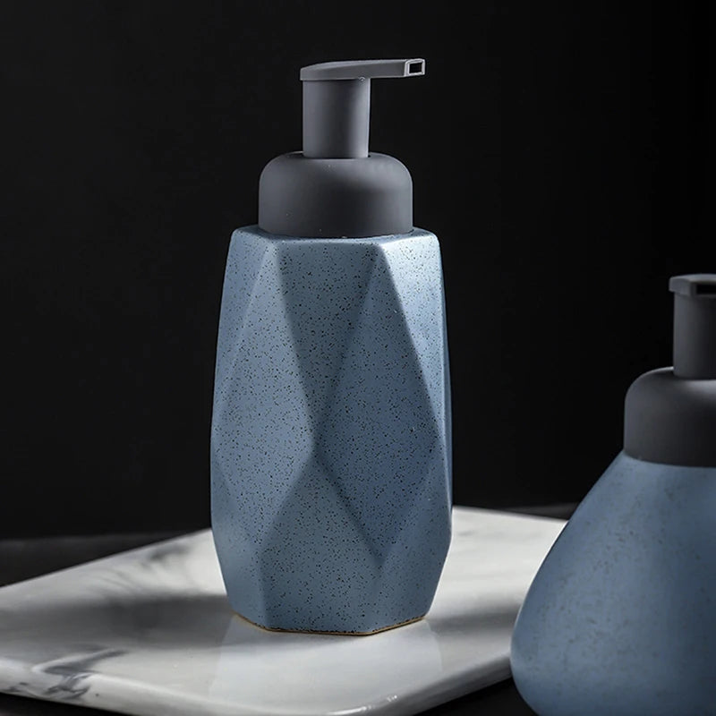 bouteille céramique distributeur savon liquide et gel douche - vue 5 sur 18