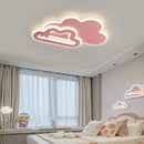Kreative LED-Deckenleuchte für das Kinderzimmer mit Flugzeug- und Wolkenmotiv