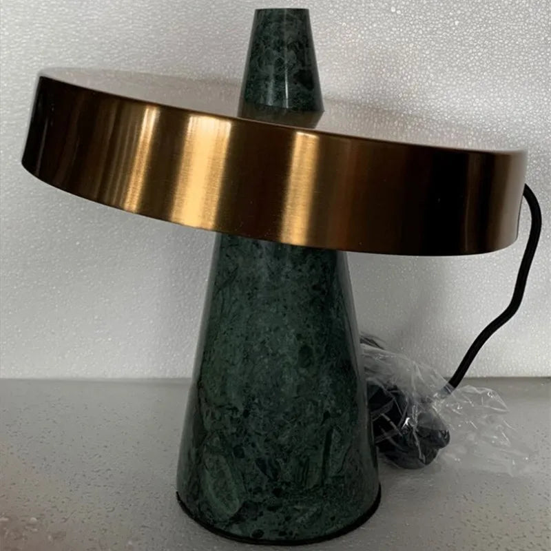 lampe de bureau vintage en marbre style européen simple et créatif - vue 4 sur 7