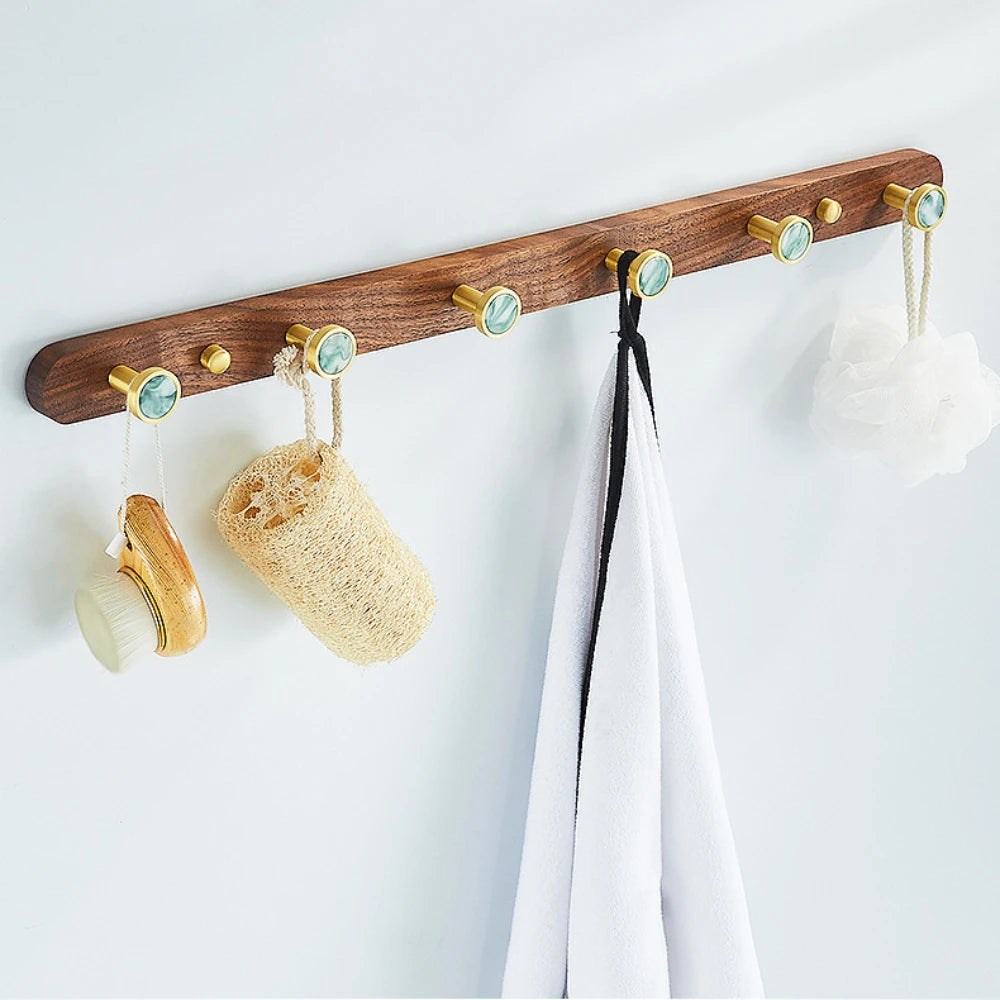 Crochet créatif en bois de noyer pour organisation murale