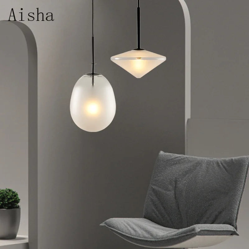 Postmoderne Pendelleuchte aus Glas für elegante Innendekoration - vue 5 sur 7