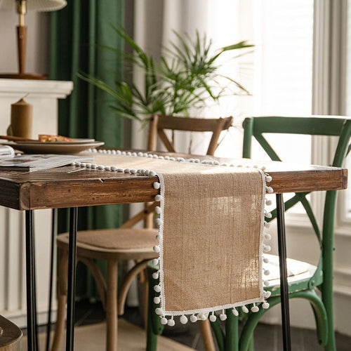 Chemin de table style champetre beige avec pompons - vue 3 sur 7