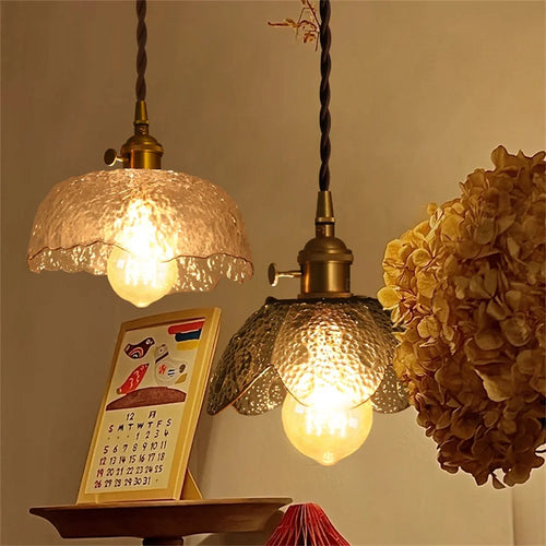 suspension LED en laiton et verre design nordique moderne et antique