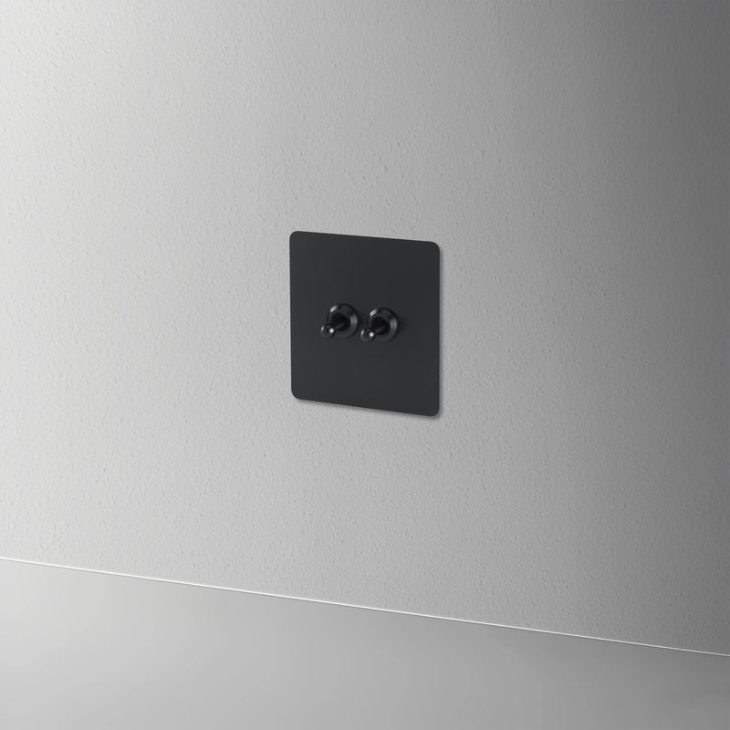 Prise électrique (Europe) en acier noir mat bords arrondis