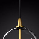 Moderne Pendelleuchte aus Glas für elegante Innendekoration