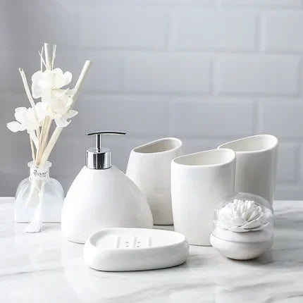 ensemble daccessoires en céramique pour salle de bain élégant et pratique - vue 3 sur 10