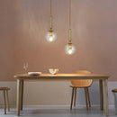 Moderne Pendelleuchte aus Glas für stilvolles Interieur