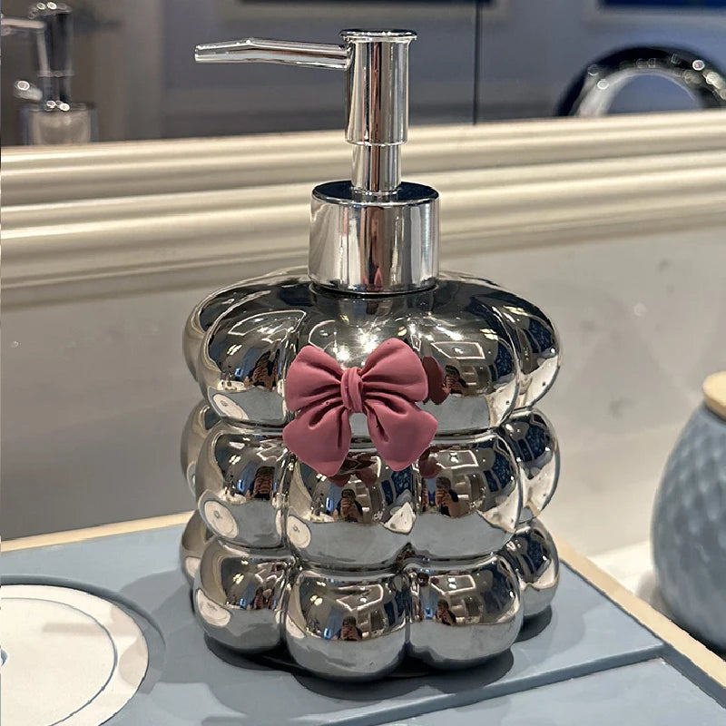 distributeur de savon en céramique décoratif moderne pour salle de bain - vue 4 sur 16