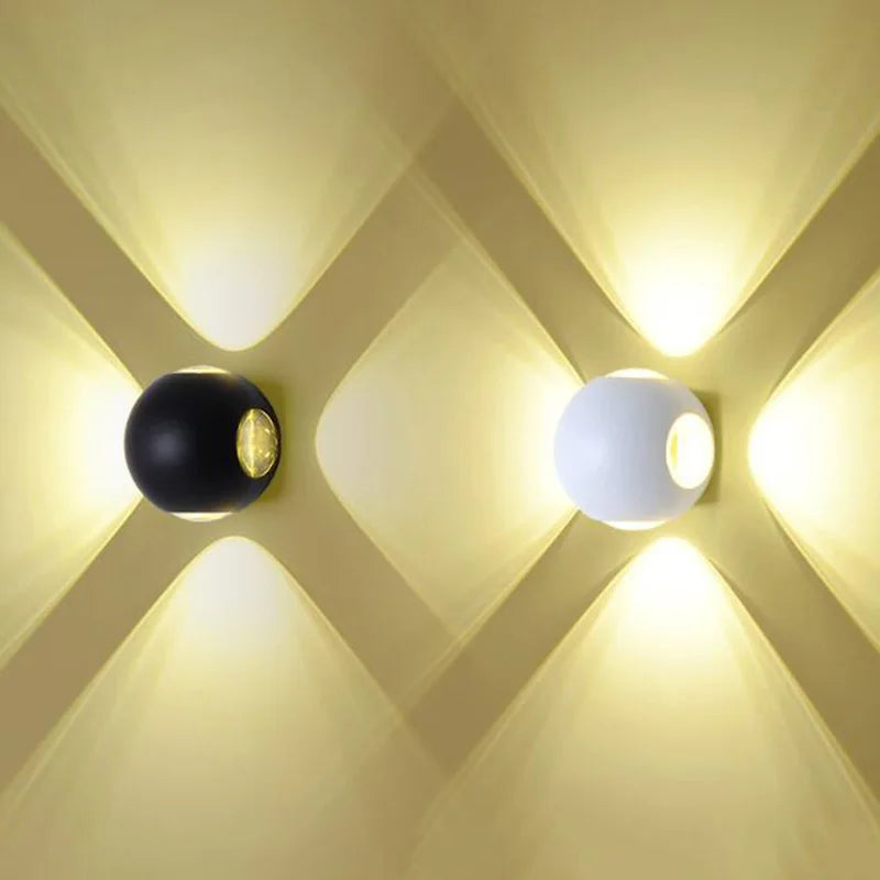 Applique murale LED de jardin étanche ronde à quatre côtés - vue 2 sur 8