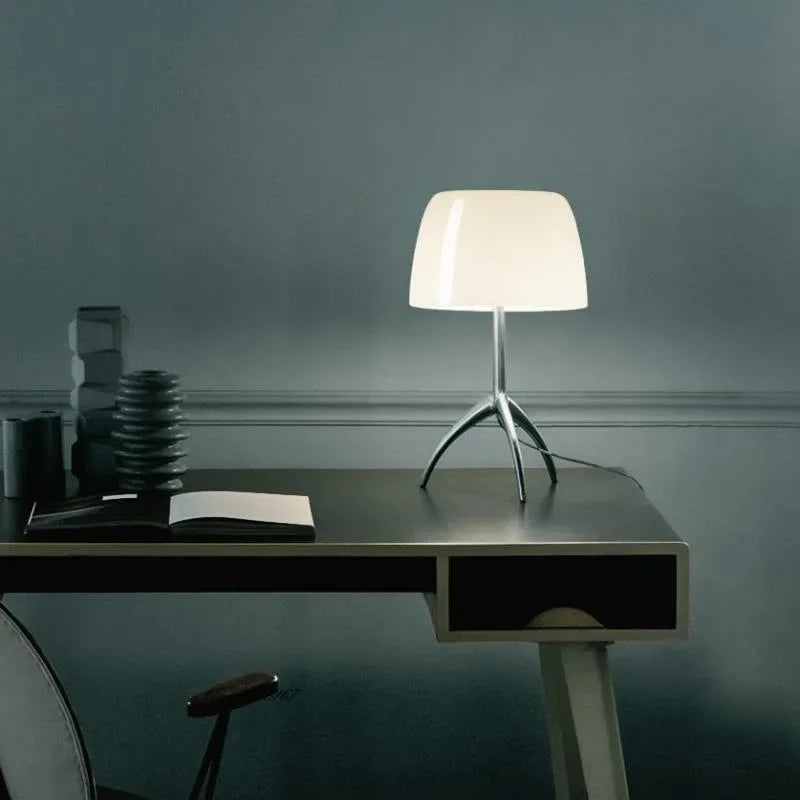 Lampe de bureau trépied postmoderne de styliste italien - vue 7 sur 16