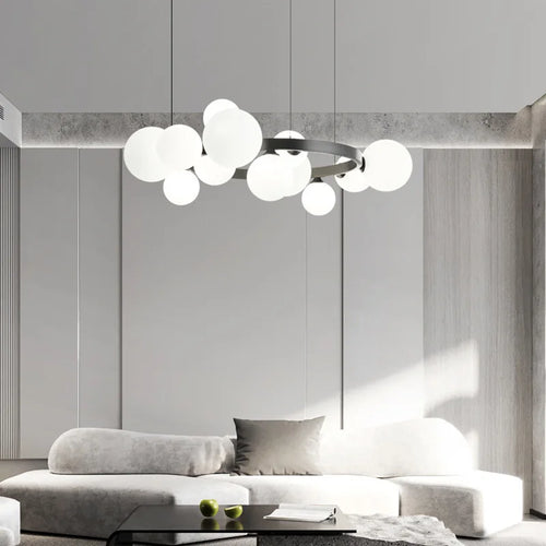 Moderne Pendelleuchte mit Ring aus Messing und weißem Glas - vue 2 sur 10