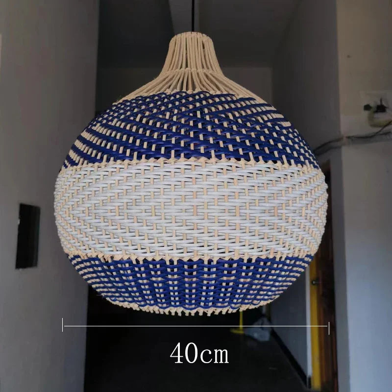 suspension en rotin vintage pour décoration intérieure élégante