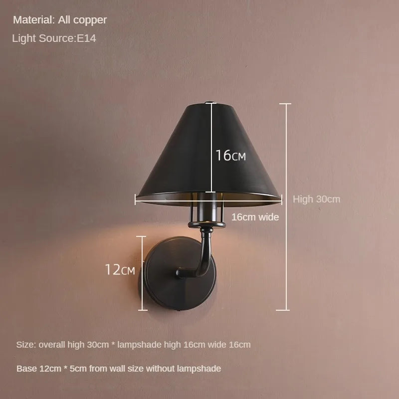 Wandleuchte aus antikorrosivem Kupfer im minimalistischen Stil