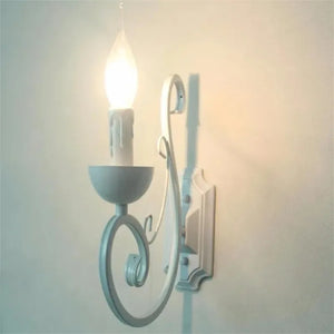 Vintage-Wandleuchte aus Metall für elegantes Ambiente