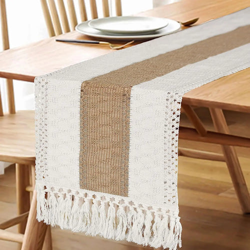 Chemin de table bohème beige motifs géométriques pompons - vue 3 sur 7