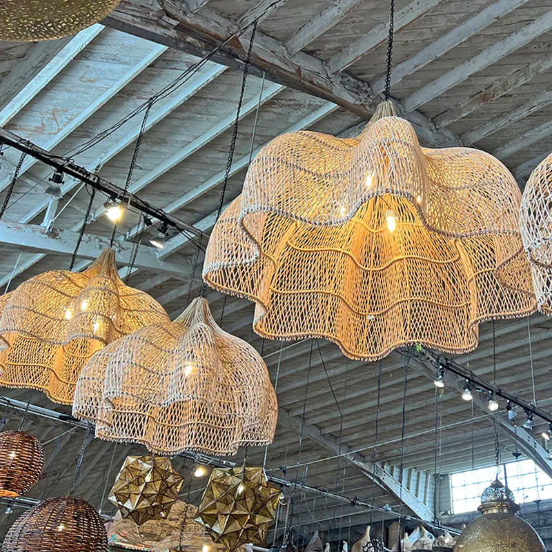 lampe suspendue rotin pétales main salon cuisine décor