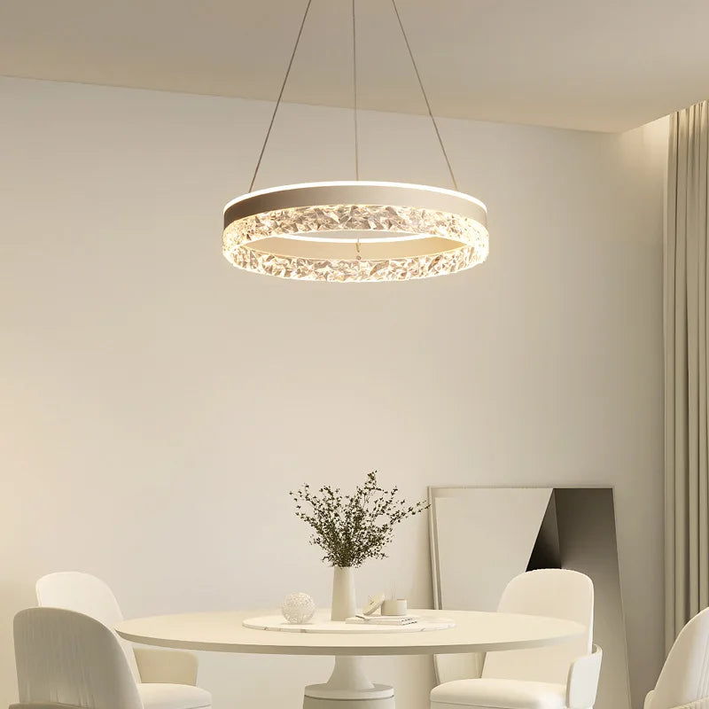 plafonnier led suspendu design minimaliste avec anneaux en cristal - vue 4 sur 9