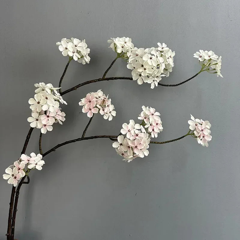 Fleurs artificielles en soie pour décoration douce et élégante