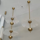 Pendelleuchte Lotusblatt aus goldfarbenem Metall Art déco