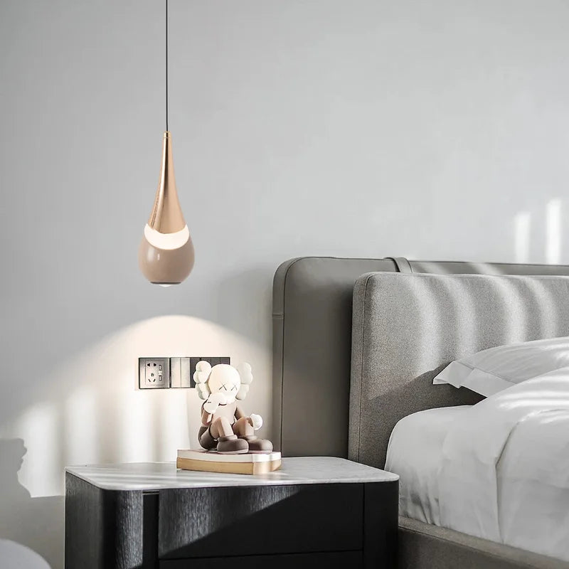 Suspension minimaliste pour éclairage moderne et ambiance chaleureuse