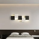 Moderne minimalistische Wandleuchte in luxuriöser Langstreifen-Optik