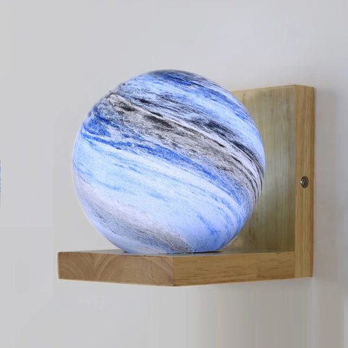 Moderne Wandleuchte aus Holz mit planetenförmigem LED-Lampenschirm - vue 2 sur 8