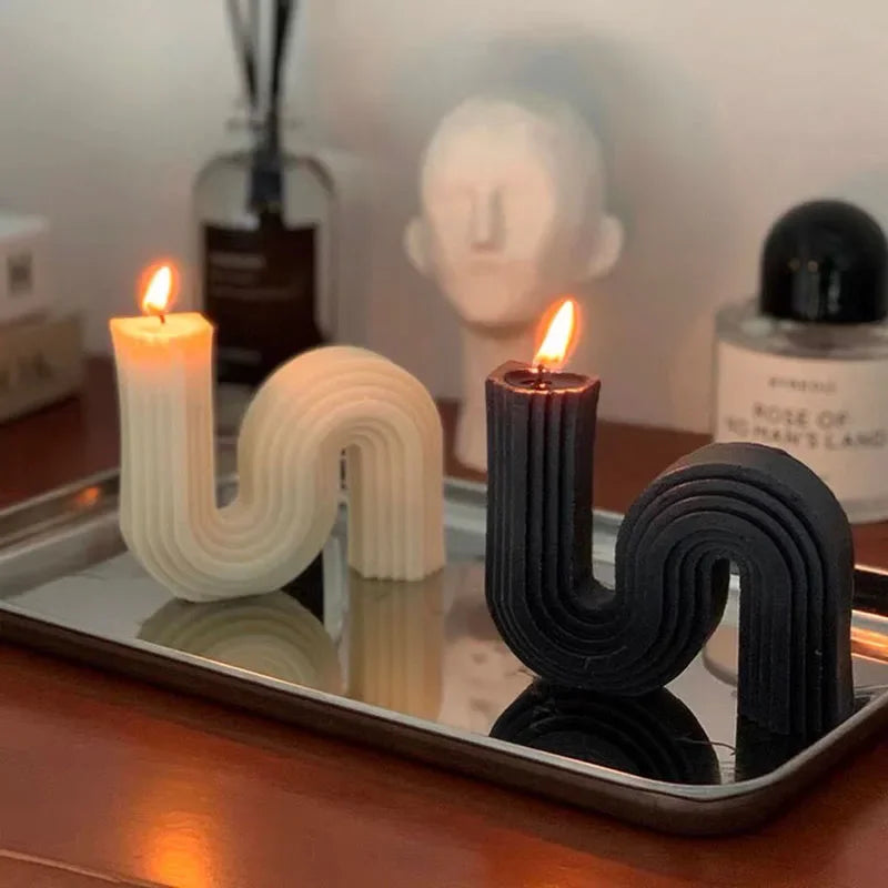bougies décoratives géométriques en forme de vague en soja 2024 - vue 5 sur 15