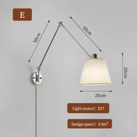 Moderne teleskopische Wandleuchte mit schwenkbarem Arm und rotierbarer Lampe