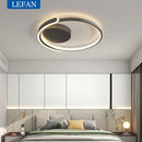 Moderne LED-Deckenleuchte in Ringform für den Innenbereich