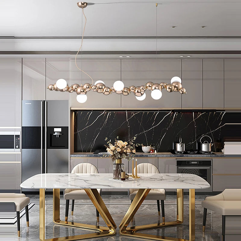 suspension design led art déco en or chromé pour intérieur élégant