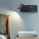 Moderne LED-Wandleuchte mit USB-Anschluss und kabelloser Ladefunktion