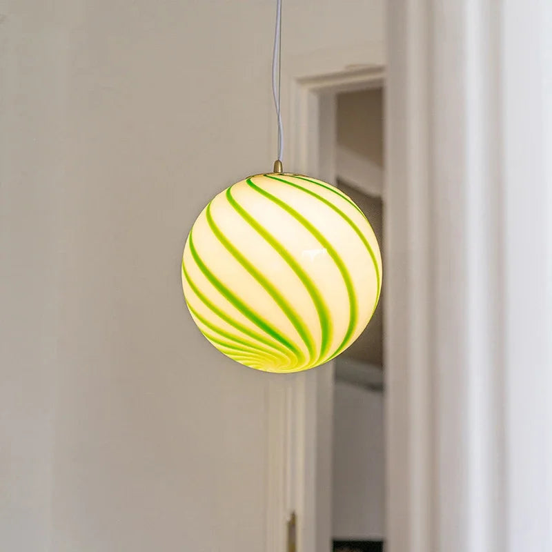 suspension créative en forme de boule de bonbon décorative à LED - vue 4 sur 8