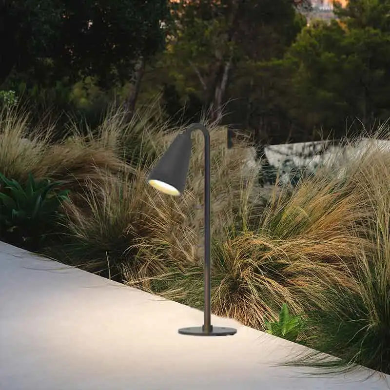Moderne wasserdichte Außenleuchte für Garten und Rasen - vue 3 sur 9