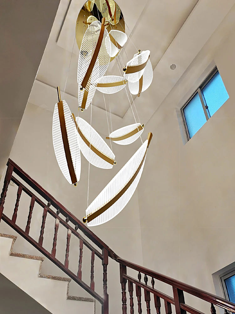 lustre nordique long en plumes pour villa duplex restaurant