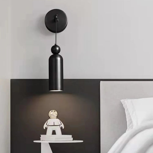 Minimalistische Wandleuchte aus Messing mit verstellbarem Kabel - vue 3 sur 8