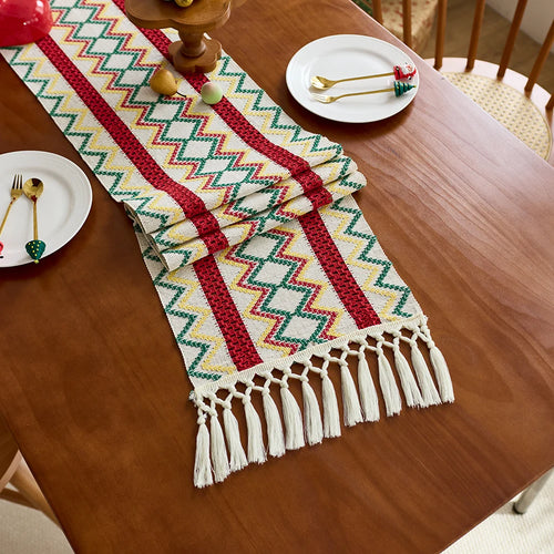 Chemin de table bohème motif aztèque tissé pompons - vue 8 sur 7